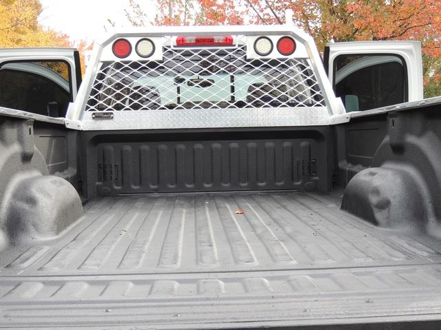 2003 Dodge Ram 2500 Laramie / 4X4 / 5.9L DIESEL / LIFTED / HIGH OUTPUT   - Photo 22 - Portland, OR 97217