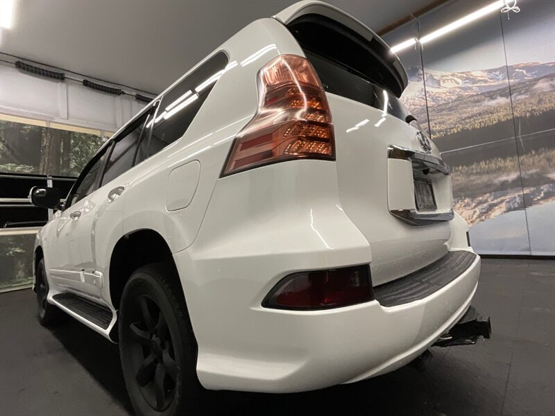 2014 Lexus GX GX460 Sport Utility / AWD / 3RD ROW SEAT / SHARP !  LARGE NAVIGATION SCREEN & BACKUP CAMERA / Premium Wheels - Photo 12 - Gladstone, OR 97027