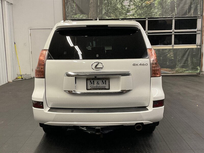 2014 Lexus GX GX460 Sport Utility / AWD / 3RD ROW SEAT / SHARP !  LARGE NAVIGATION SCREEN & BACKUP CAMERA / Premium Wheels - Photo 6 - Gladstone, OR 97027