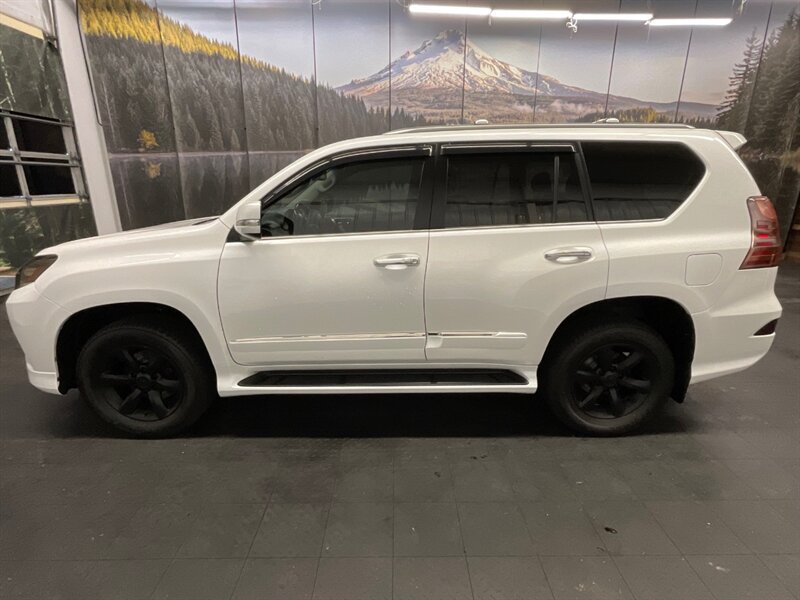 2014 Lexus GX GX460 Sport Utility / AWD / 3RD ROW SEAT / SHARP !  LARGE NAVIGATION SCREEN & BACKUP CAMERA / Premium Wheels - Photo 3 - Gladstone, OR 97027