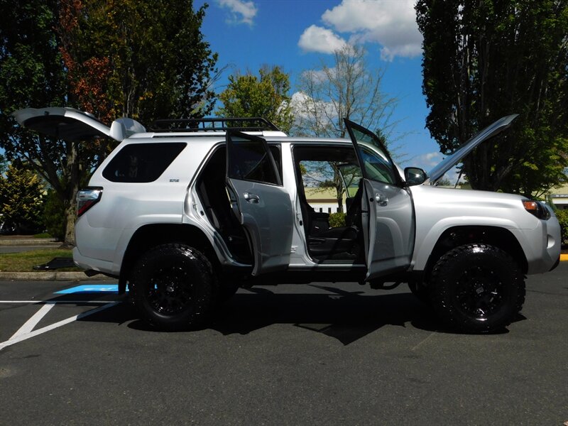 2014 Toyota 4Runner SR5 4X4 / 3RD SEAT / LIFTED LIFTED / LOW MILES   - Photo 30 - Portland, OR 97217