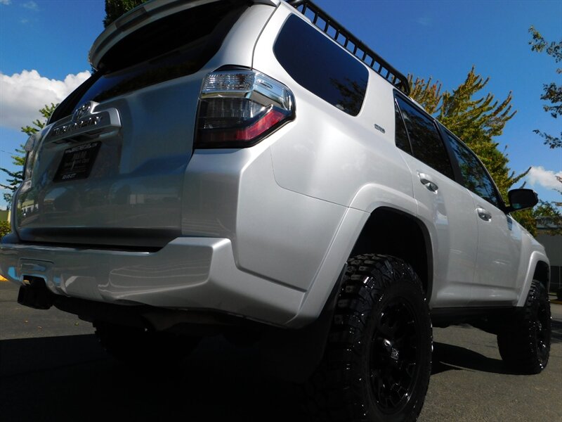 2014 Toyota 4Runner SR5 4X4 / 3RD SEAT / LIFTED LIFTED / LOW MILES   - Photo 11 - Portland, OR 97217