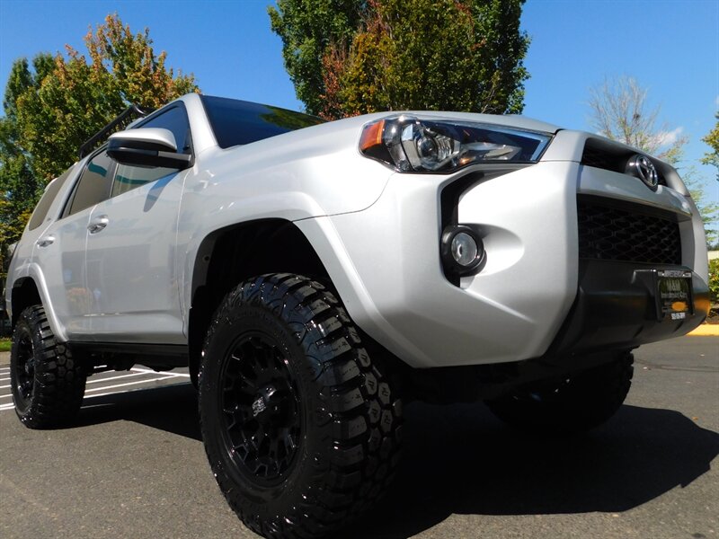 2014 Toyota 4Runner SR5 4X4 / 3RD SEAT / LIFTED LIFTED / LOW MILES   - Photo 10 - Portland, OR 97217