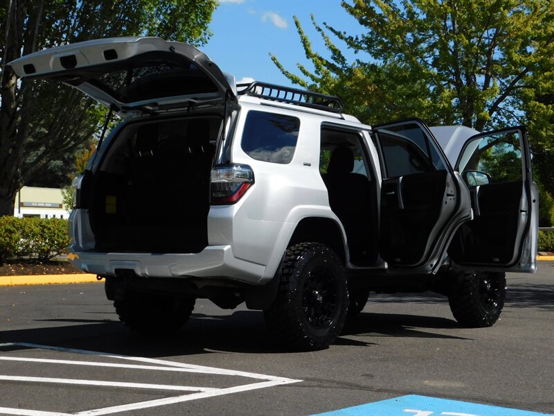 2014 Toyota 4Runner SR5 4X4 / 3RD SEAT / LIFTED LIFTED / LOW MILES   - Photo 29 - Portland, OR 97217