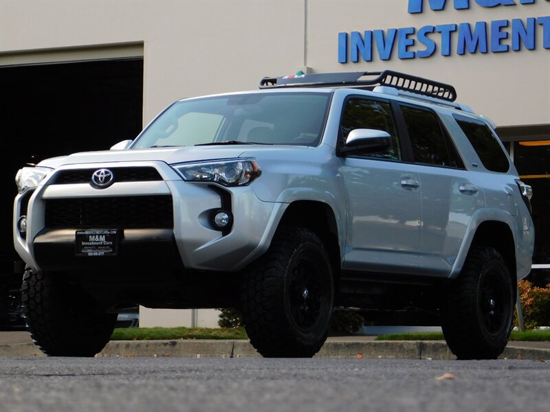 2014 Toyota 4Runner SR5 4X4 / 3RD SEAT / LIFTED LIFTED / LOW MILES   - Photo 1 - Portland, OR 97217