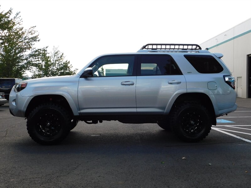 2014 Toyota 4Runner SR5 4X4 / 3RD SEAT / LIFTED LIFTED / LOW MILES   - Photo 3 - Portland, OR 97217