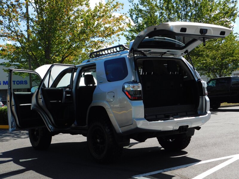 2014 Toyota 4Runner SR5 4X4 / 3RD SEAT / LIFTED LIFTED / LOW MILES   - Photo 27 - Portland, OR 97217