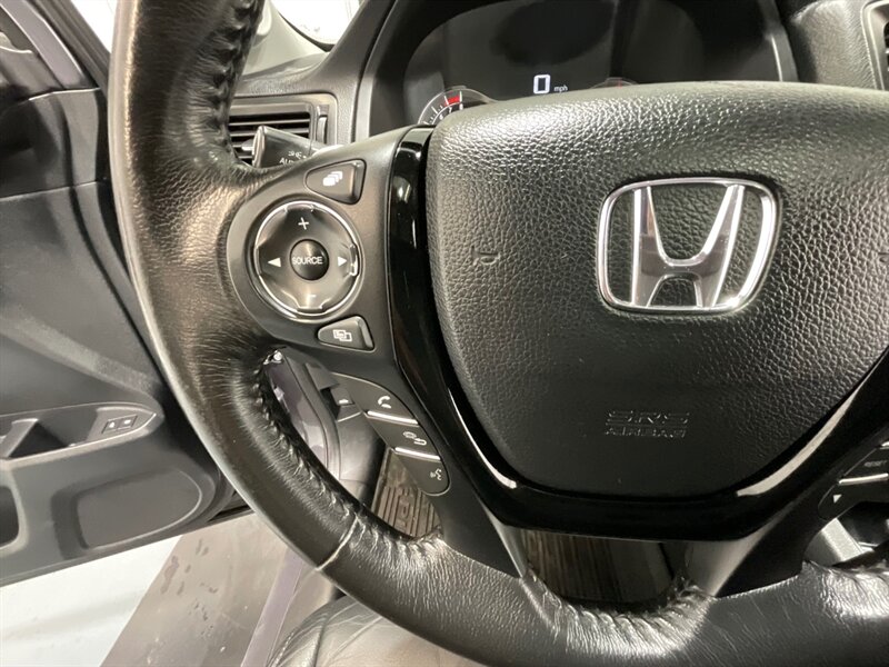 2016 Honda Pilot Touring AWD / 3RD ROW SEAT / Leather /Sunroof  /Navigation / DVD Player - Photo 52 - Gladstone, OR 97027