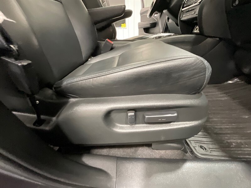 2016 Honda Pilot Touring AWD / 3RD ROW SEAT / Leather /Sunroof  /Navigation / DVD Player - Photo 46 - Gladstone, OR 97027