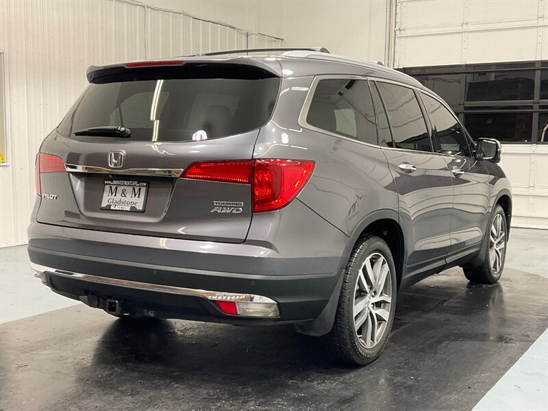 2016 Honda Pilot Touring AWD / 3RD ROW SEAT / Leather /Sunroof  /Navigation / DVD Player - Photo 7 - Gladstone, OR 97027