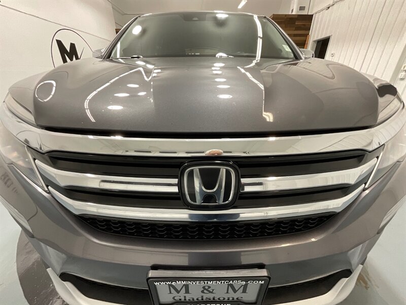 2016 Honda Pilot Touring AWD / 3RD ROW SEAT / Leather /Sunroof  /Navigation / DVD Player - Photo 30 - Gladstone, OR 97027