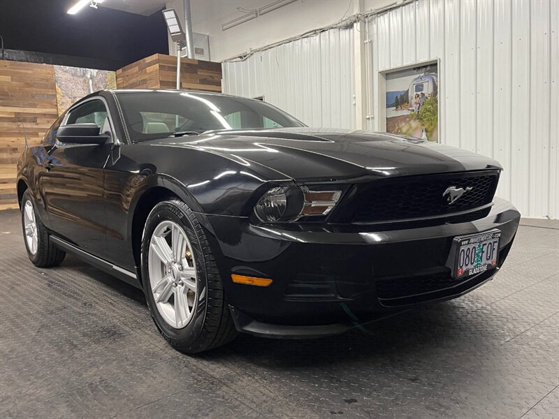 2012 Ford Mustang V6 Coupe 2Dr / 3.7L V6 / ONLY 45,000 MILES   - Photo 2 - Gladstone, OR 97027