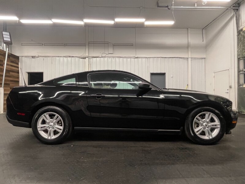 2012 Ford Mustang V6 Coupe 2Dr / 3.7L V6 / ONLY 45,000 MILES   - Photo 4 - Gladstone, OR 97027