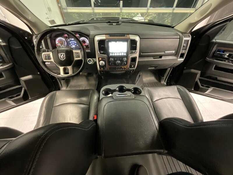 2017 RAM 1500 Laramie Crew Cab 4X4 / 5.7L V8 / Leather / LOCAL  / RUST FREE / LOCAL OREGON TRUCK / 8-Speed Transmission / Leather w. heated & cooled seats / Excel Cond!! - Photo 31 - Gladstone, OR 97027