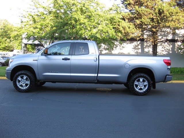 2008 Toyota Tundra SR5 4X4 V8 Double Cab / Long Bed/ Silver / 1-Owner