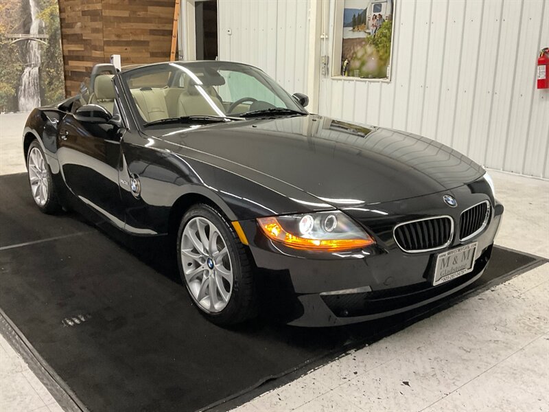 2006 BMW Z4 3.0i Convertible / Premium Package / 55,000 MILES  / Leather & Heated Seats / LOCAL CAR / Excel Cond - Photo 32 - Gladstone, OR 97027