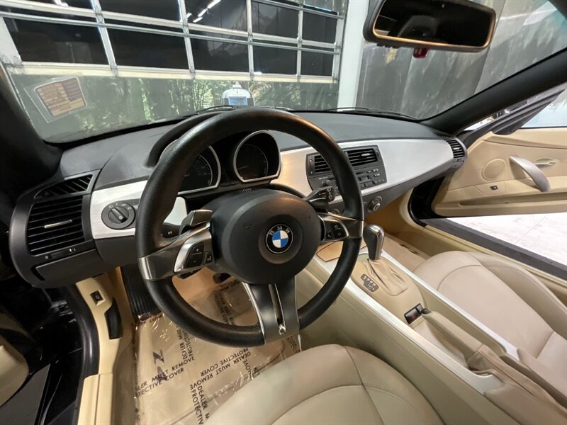 2006 BMW Z4 3.0i Convertible / Premium Package / 55,000 MILES  / Leather & Heated Seats / LOCAL CAR / Excel Cond - Photo 39 - Gladstone, OR 97027