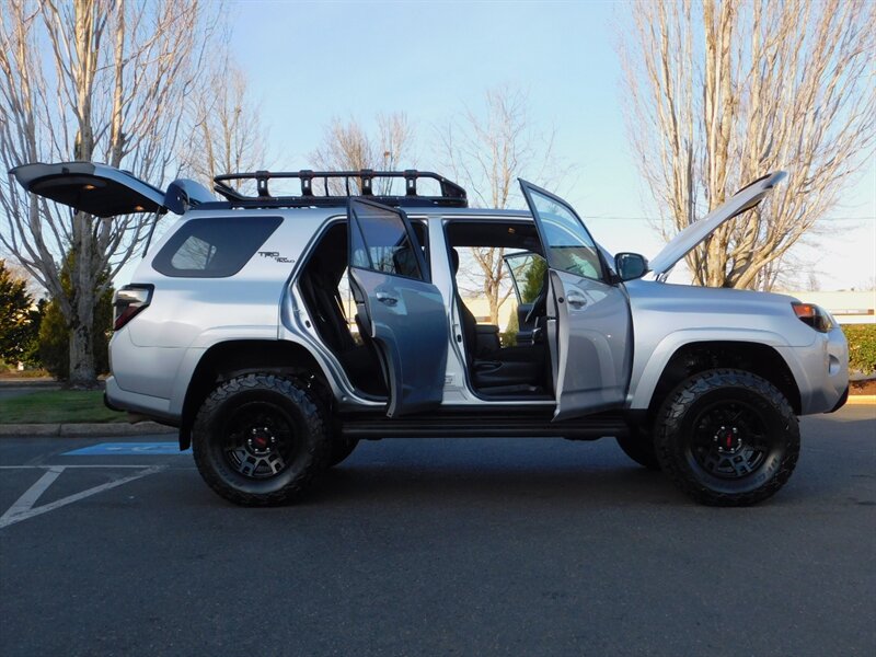 2020 Toyota 4Runner TRD Off-Road 4X4 / N   - Photo 30 - Gladstone, OR 97027