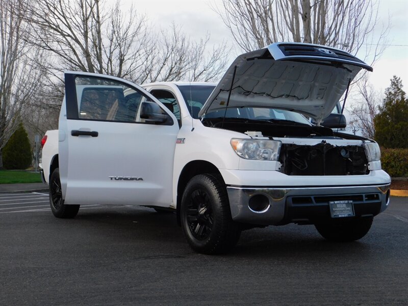 2010 Toyota Tundra DOUBLE CAB 4-Door / 4X4 / V8 , 5.7L / LONG BED   - Photo 28 - Portland, OR 97217