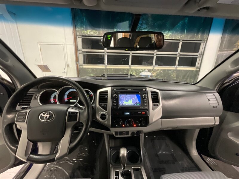 2013 Toyota Tacoma V6 TRD SPORT Double Cab 4X4 / 4.0L V6 / 1-OWNER  / RUST FREE / Navigation & Backup Camera / 104,000 MILES - Photo 38 - Gladstone, OR 97027