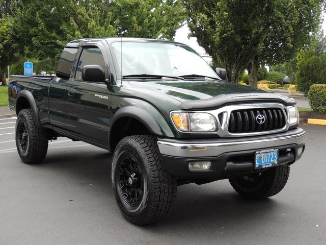 2003 Toyota Tacoma V6 4X4 / 5-SPEED MANUAL / XD-Wheels / LIFTED