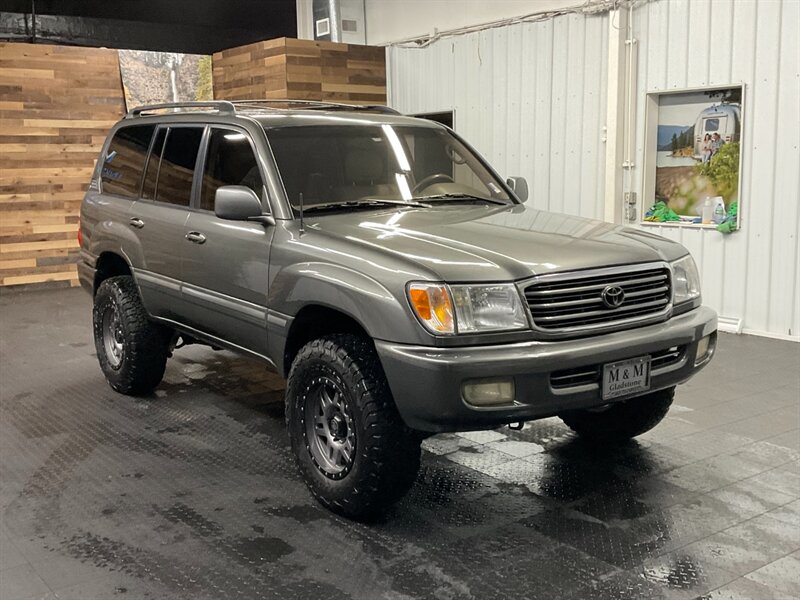 2000 Toyota Land Cruiser 4X4 / Leather / NEW LIFT KIT W/ NEW WHEELS & TIRES  RUST FREE / Backup Camera / BRAND NEW SUSPENSION LIFT KIT W/ NEW BF GOODRICH TIRES & WHEELS / SHARP & CLEAN !!! - Photo 2 - Gladstone, OR 97027