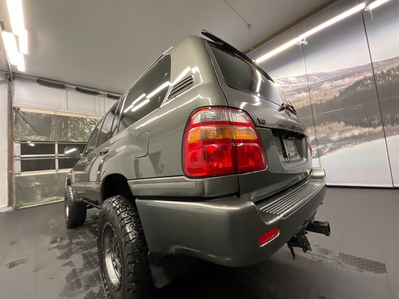 2000 Toyota Land Cruiser 4X4 / Leather / NEW LIFT KIT W/ NEW WHEELS & TIRES  RUST FREE / Backup Camera / BRAND NEW SUSPENSION LIFT KIT W/ NEW BF GOODRICH TIRES & WHEELS / SHARP & CLEAN !!! - Photo 11 - Gladstone, OR 97027