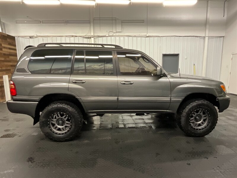 2000 Toyota Land Cruiser 4X4 / Leather / NEW LIFT KIT W/ NEW WHEELS & TIRES  RUST FREE / Backup Camera / BRAND NEW SUSPENSION LIFT KIT W/ NEW BF GOODRICH TIRES & WHEELS / SHARP & CLEAN !!! - Photo 4 - Gladstone, OR 97027