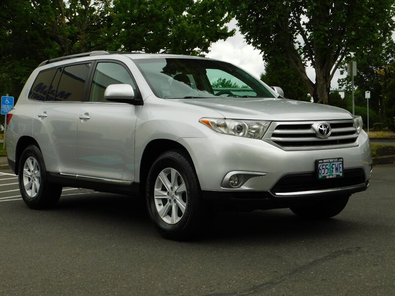 2012 Toyota Highlander AWD V6 1-Owner Local OR   - Photo 2 - Portland, OR 97217