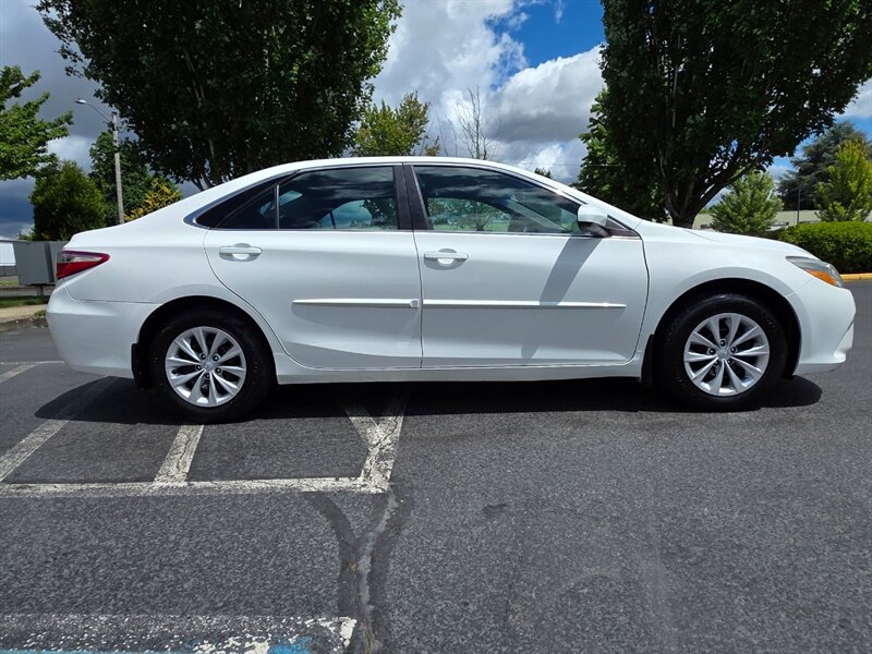 2015 Toyota Camry LE 4-CYL 2.5L Back-Up Cam / BLUE-Tooth / Gas Saver / Newer Tires / Local Car - Photo 4 - Portland, OR 97217