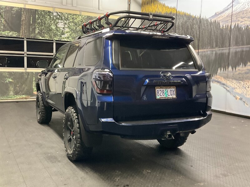 2017 Toyota 4Runner SR5 Premium 4X4 / Leather / LIFTED w/ NEW TIRES  NEW LIFT KIT w/ NEW 33 " MUD TIRES / LUGGAGE RACK / LOCAL & SHARP!! - Photo 8 - Gladstone, OR 97027