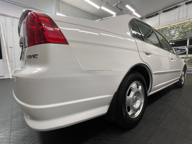 2005 Honda Civic Hybrid Sedan / Autom   - Photo 12 - Gladstone, OR 97027