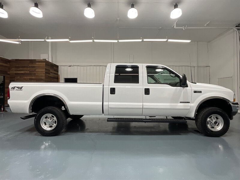 2002 Ford F-350 Lariat  / 4X4 / Crew Cab / 7.3L DIESEL / 1-OWNER  / LEATHER / LOCAL TRUCK / LOW MILES - Photo 4 - Gladstone, OR 97027