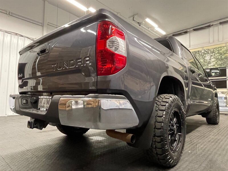 2014 Toyota Tundra SR5 Crew Max 4X4 / 5.7L V8 / BRAND NEW TIRES   - Photo 12 - Gladstone, OR 97027