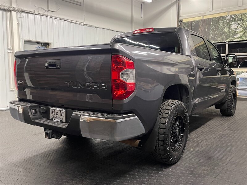 2014 Toyota Tundra SR5 Crew Max 4X4 / 5.7L V8 / BRAND NEW TIRES   - Photo 8 - Gladstone, OR 97027