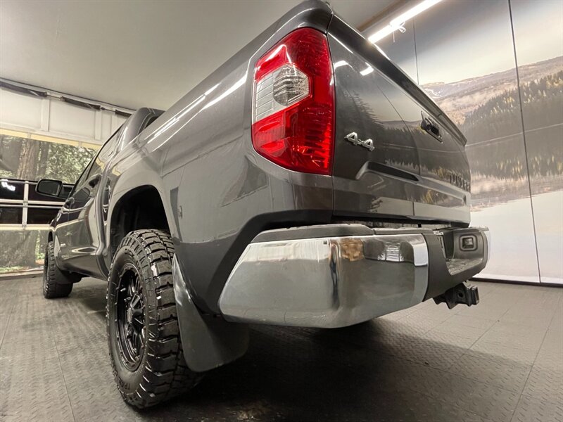 2014 Toyota Tundra SR5 Crew Max 4X4 / 5.7L V8 / BRAND NEW TIRES   - Photo 11 - Gladstone, OR 97027