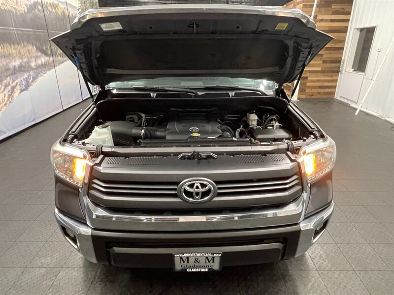 2014 Toyota Tundra SR5 Crew Max 4X4 / 5.7L V8 / BRAND NEW TIRES   - Photo 48 - Gladstone, OR 97027