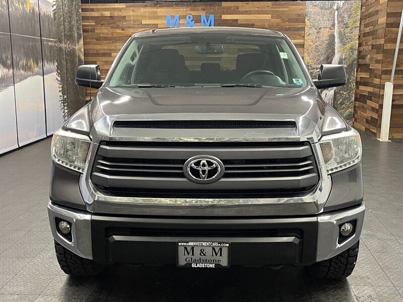 2014 Toyota Tundra SR5 Crew Max 4X4 / 5.7L V8 / BRAND NEW TIRES   - Photo 5 - Gladstone, OR 97027