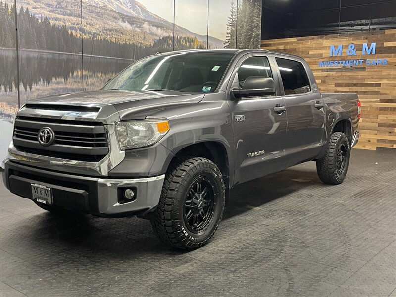 2014 Toyota Tundra SR5 Crew Max 4X4 / 5.7L V8 / BRAND NEW TIRES   - Photo 1 - Gladstone, OR 97027