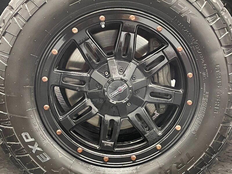 2014 Toyota Tundra SR5 Crew Max 4X4 / 5.7L V8 / BRAND NEW TIRES   - Photo 22 - Gladstone, OR 97027