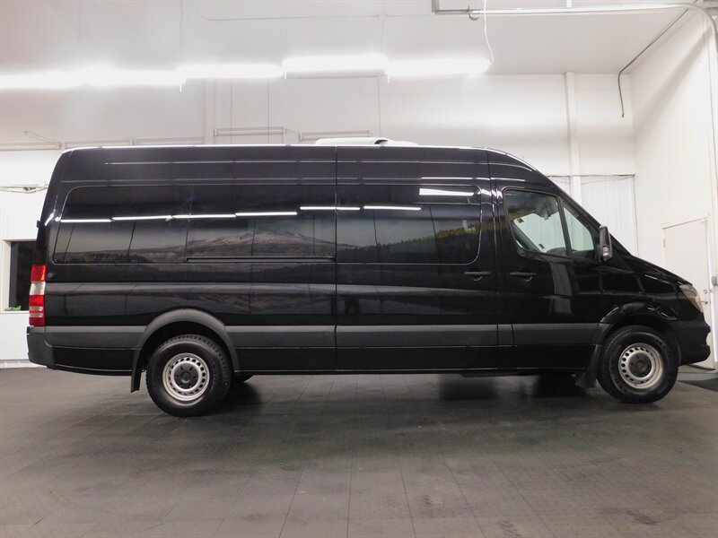 2017 Mercedes-Benz Sprinter 2500 Passenger / 3.0   - Photo 4 - Gladstone, OR 97027