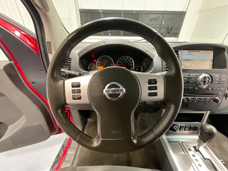 2012 Nissan Pathfinder SV Sport Utility 4X4 / 3RD ROW SEAT / V6 /Backup Camera / Towing Pkg - Photo 16 - Gladstone, OR 97027
