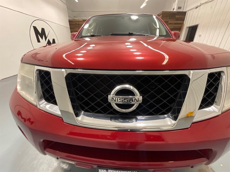 2012 Nissan Pathfinder SV Sport Utility 4X4 / 3RD ROW SEAT / V6 /Backup Camera / Towing Pkg - Photo 30 - Gladstone, OR 97027