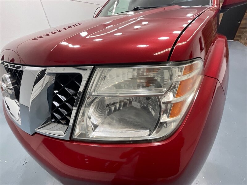 2012 Nissan Pathfinder SV Sport Utility 4X4 / 3RD ROW SEAT / V6 /Backup Camera / Towing Pkg - Photo 26 - Gladstone, OR 97027