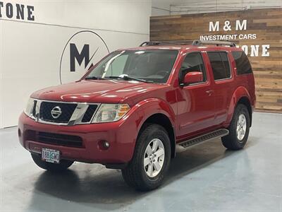 2012 Nissan Pathfinder SV Sport Utility 4X4 / 3RD ROW SEAT / V6  /Backup Camera / Towing Pkg SUV