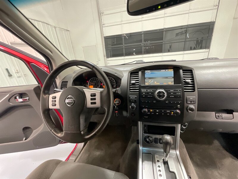 2012 Nissan Pathfinder SV Sport Utility 4X4 / 3RD ROW SEAT / V6 /Backup Camera / Towing Pkg - Photo 40 - Gladstone, OR 97027