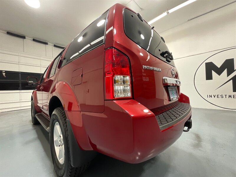 2012 Nissan Pathfinder SV Sport Utility 4X4 / 3RD ROW SEAT / V6 /Backup Camera / Towing Pkg - Photo 54 - Gladstone, OR 97027