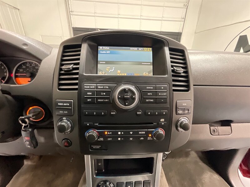 2012 Nissan Pathfinder SV Sport Utility 4X4 / 3RD ROW SEAT / V6 /Backup Camera / Towing Pkg - Photo 18 - Gladstone, OR 97027