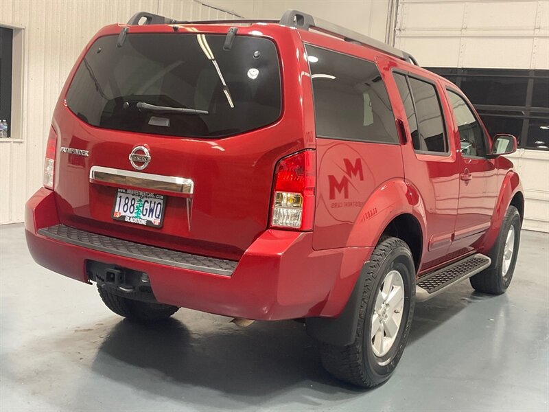 2012 Nissan Pathfinder SV Sport Utility 4X4 / 3RD ROW SEAT / V6 /Backup Camera / Towing Pkg - Photo 7 - Gladstone, OR 97027