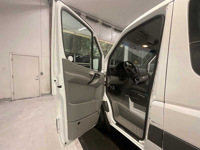 2016 Mercedes-Benz Sprinter 2500 Cargo Van Crew / 2.1L 4Cyl DIESEL / 81K MILES  / 5-Passenger w. CARGO AREA / Standard Roof & 144 " WB / NEW TIRES - Photo 35 - Gladstone, OR 97027